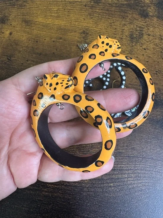 Cat & Leopard Funky Earring Bundle - Picture 9 of 11